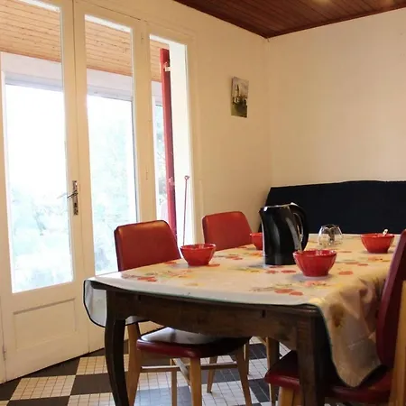 Situation Au Calme, A 300m De La Spo000-189