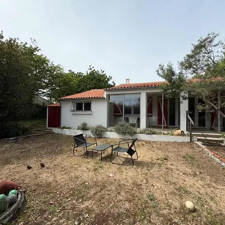 Situation Au Calme, A 300m De La Spo000-189